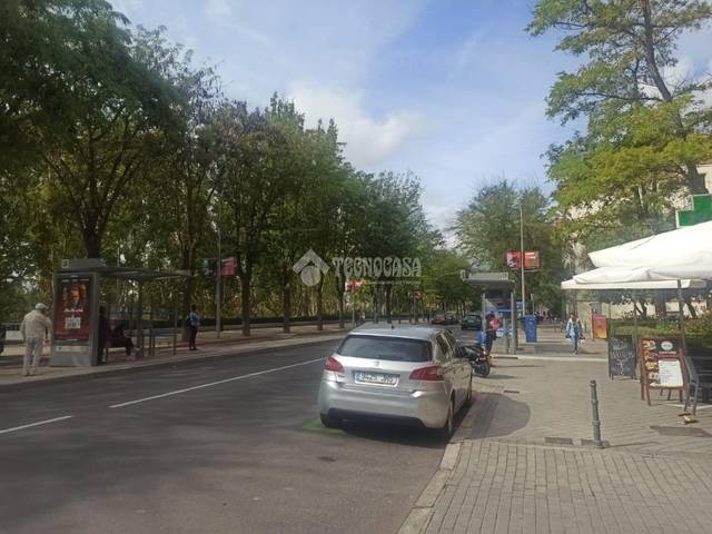 Garaje en Alquiler en Paseo de las Yeserías en Acacias