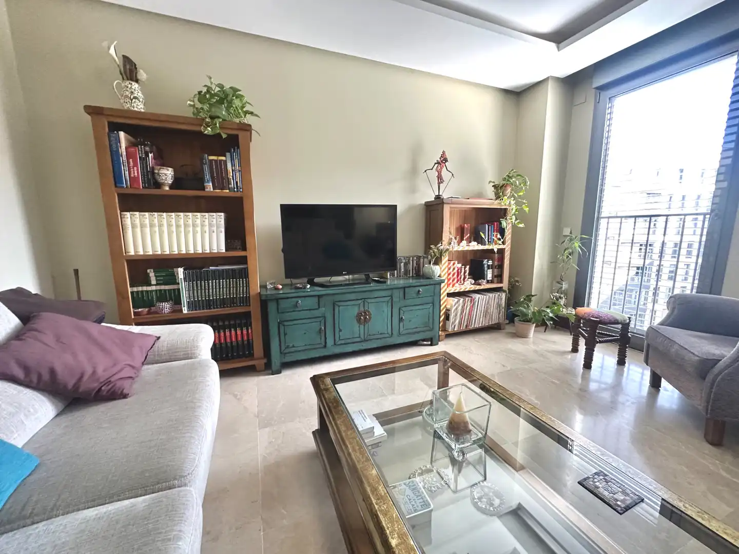 Living room of Flat for sale in Madrid  with Air Conditioner, Heating and Storage room