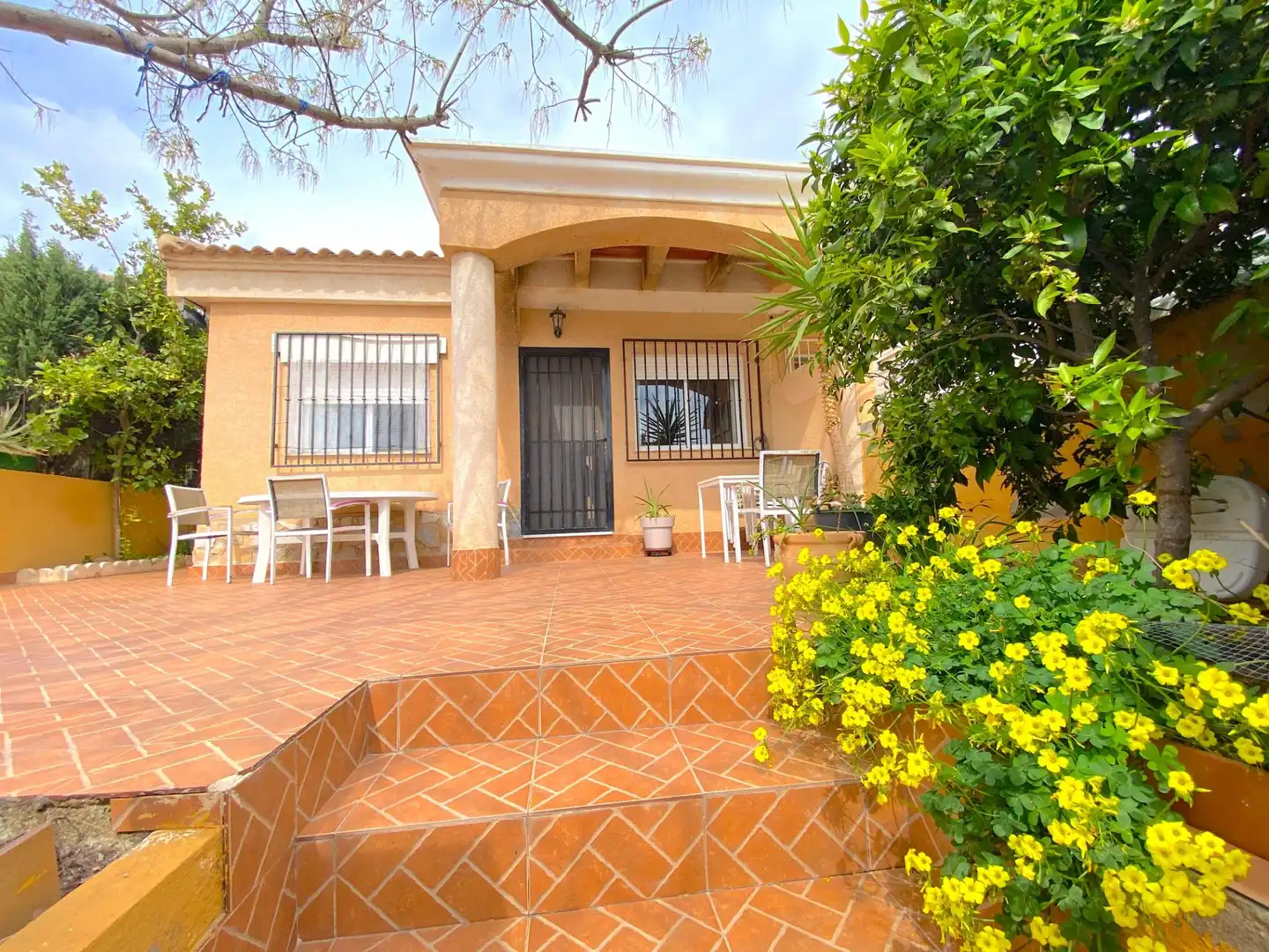 Vista exterior de Casa adosada en venta en Mazarrón con Jardín privado y Terraza