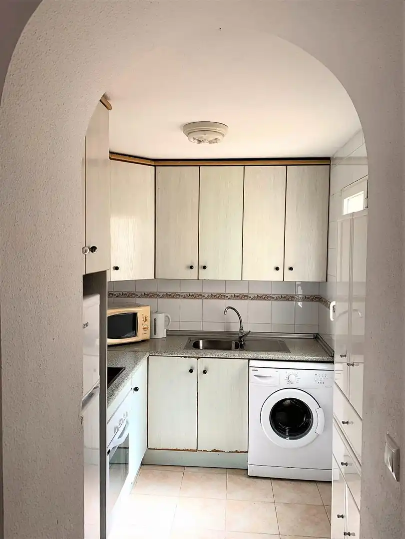 Cocina de Apartamento de alquiler en Orihuela con Terraza y Piscina comunitaria