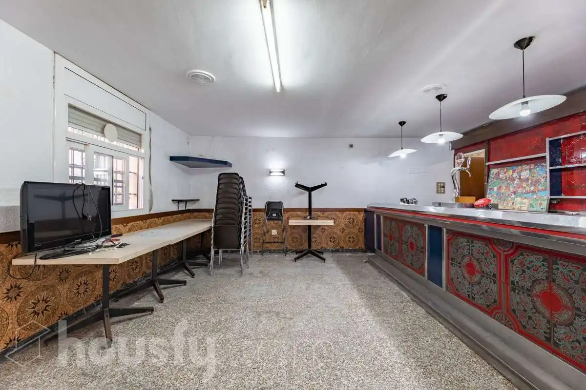 Local comercial en venda a Calle Frederic Mompou ., imagen 2