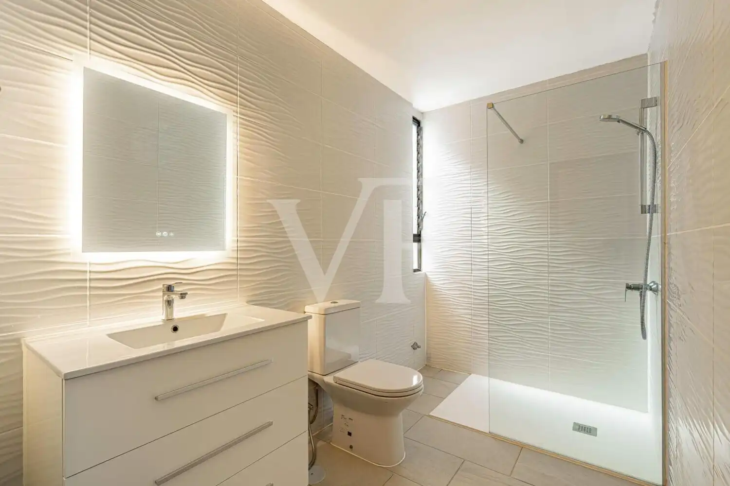 Baño de Casa adosada en venta en Adeje con Terraza, Balcón y Piscina comunitaria
