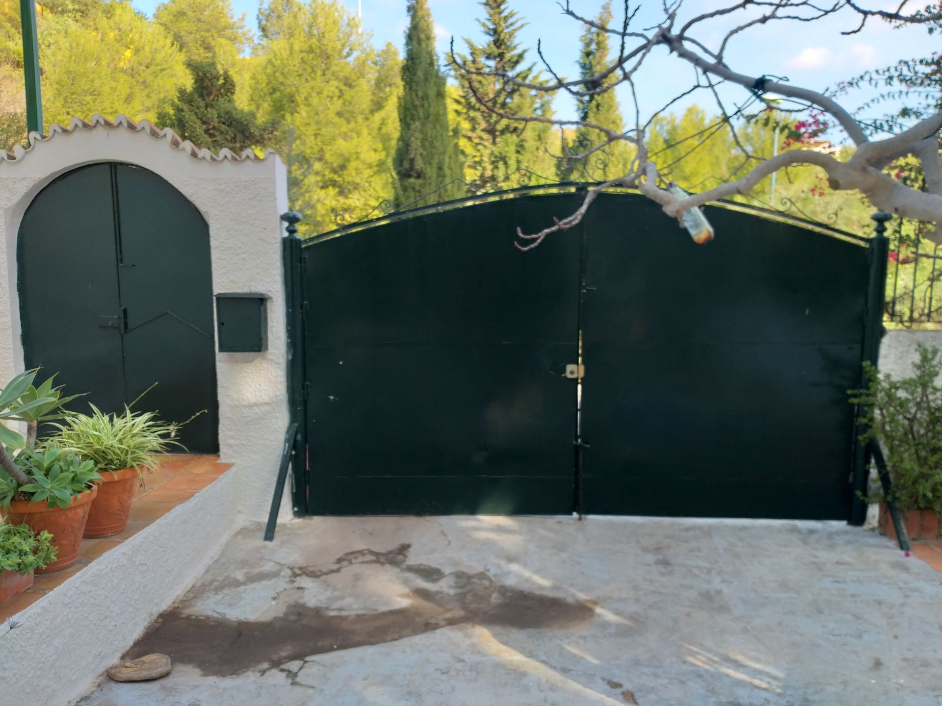 Vista exterior de Casa o xalet en venda en Málaga Capital amb Jardí privat, Piscina i Moblat