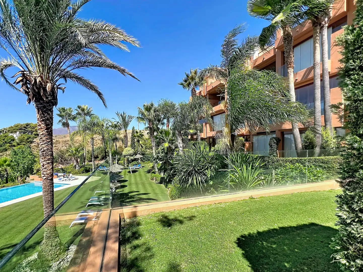 Jardí de Apartament en venda en Benahavís amb Aire condicionat i Terrassa