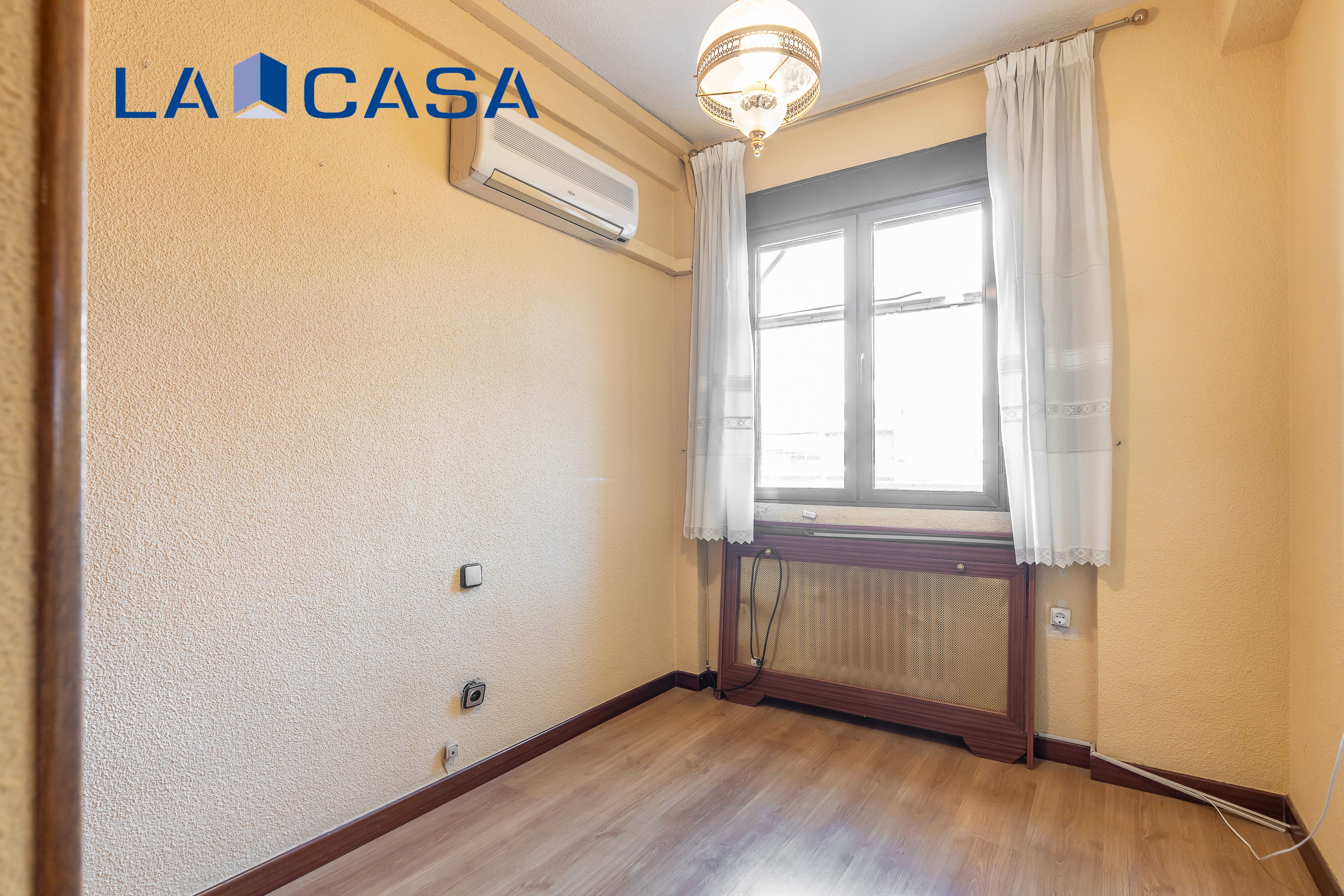 Piso en venta en Moscardó, Usera