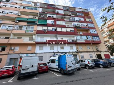 Piso con balcón en venta en Pla - Carolinas