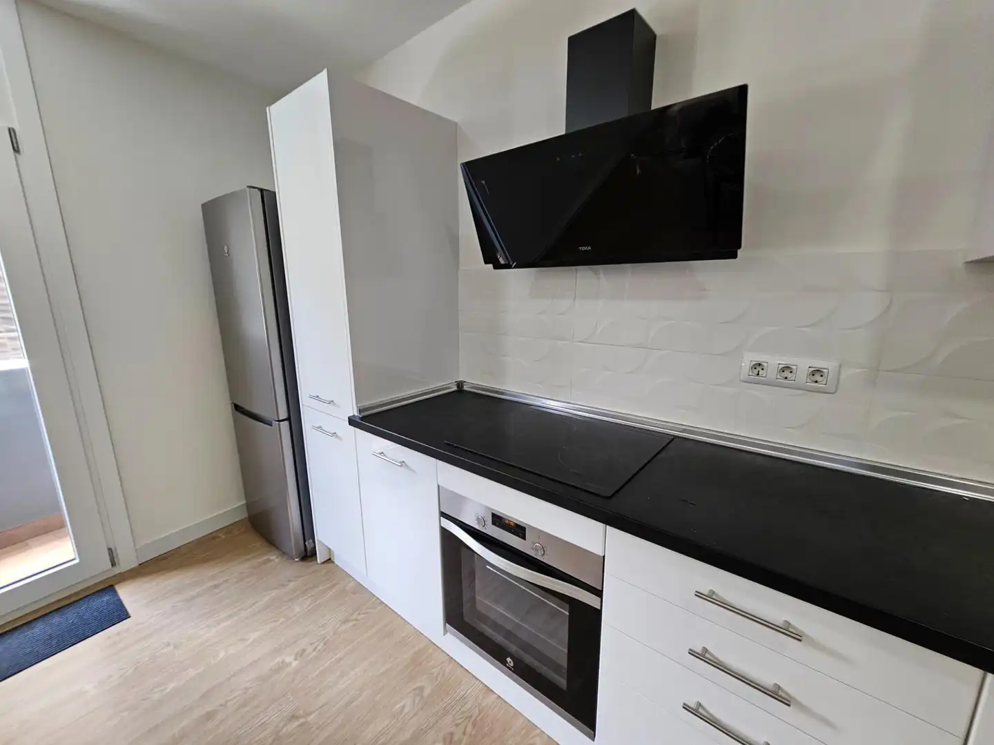Cocina de Piso de alquiler en Las Palmas de Gran Canaria con Aire acondicionado, Parquet y Balcón