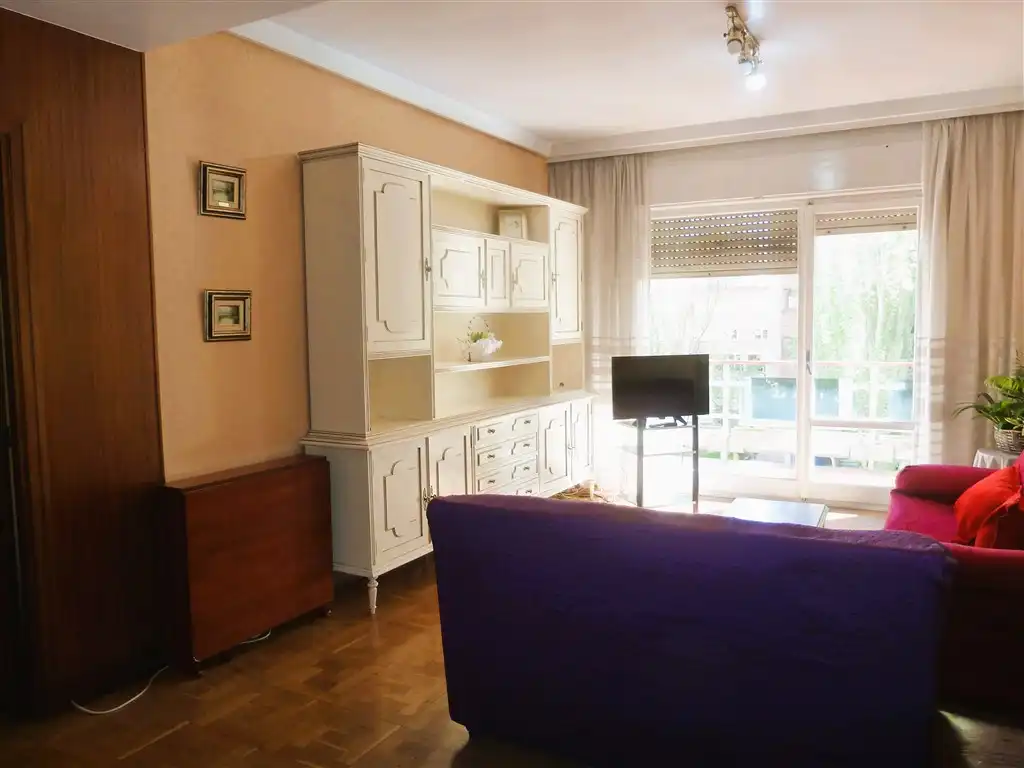 Sala de estar de Piso en venta en  Pamplona / Iruña con Calefacción, Parquet y Terraza
