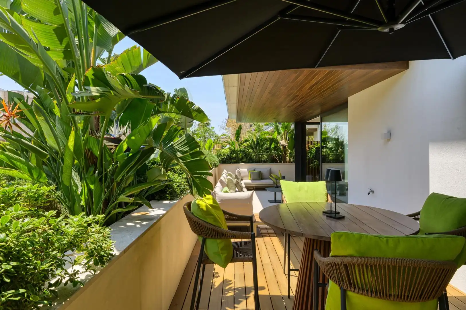 Terrasse von Erdgeschoss zum Verkauf in  Palma de Mallorca mit Klimaanlage, Heizung und Privatgarten