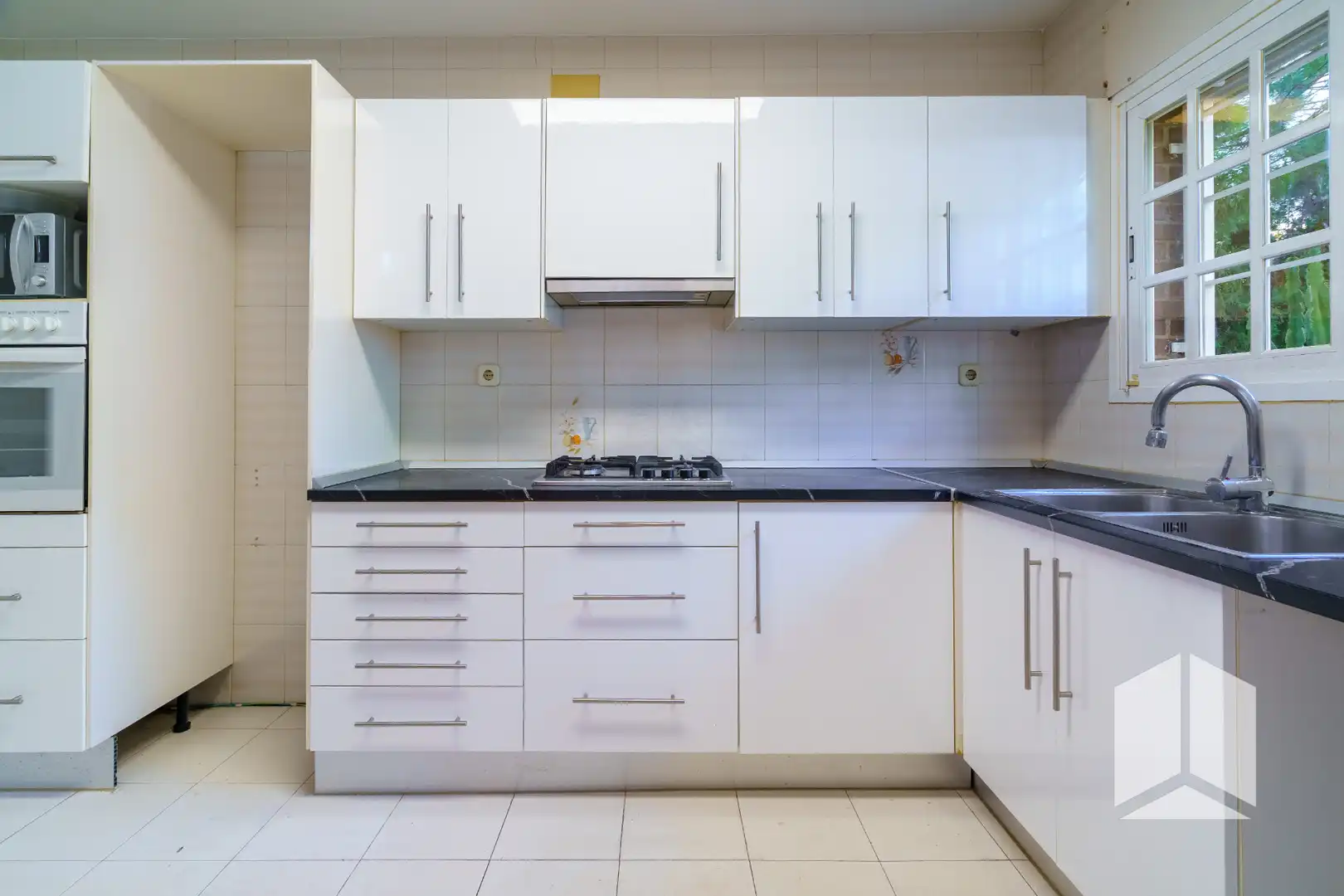 Cuina de Pis en venda en Castelldefels amb Terrassa, Moblat i Forn