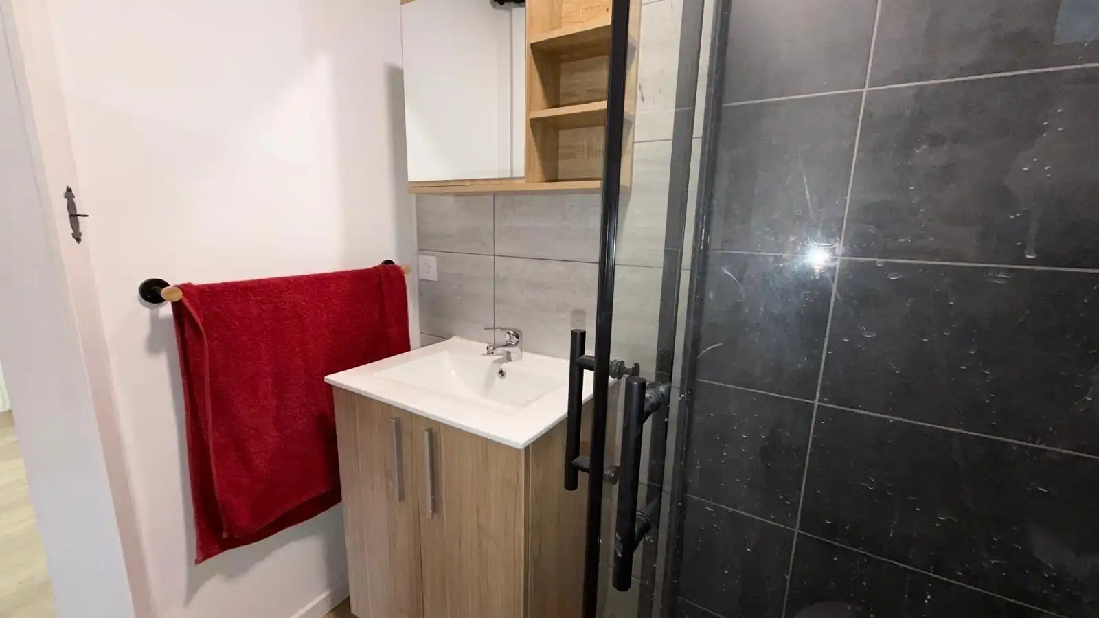 Bathroom of Flat for rent in Ourense Capital   with Heating and Furnished