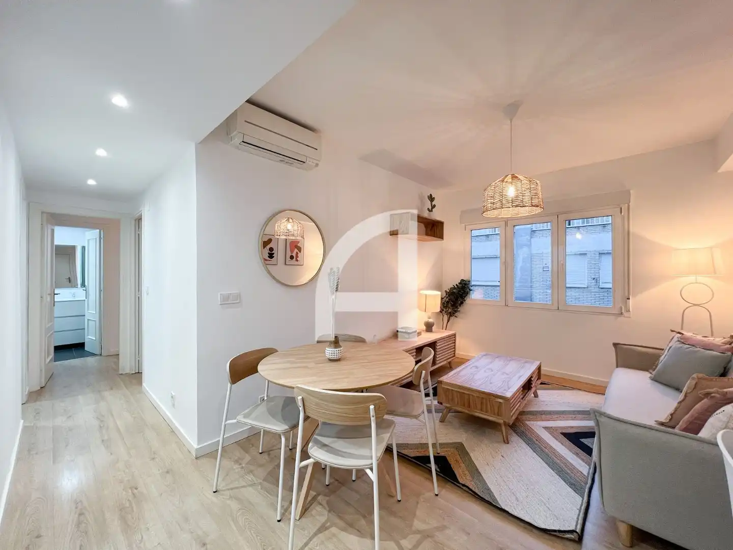 Comedor de Piso de alquiler en Madrid con Aire acondicionado, Calefacción y Amueblado