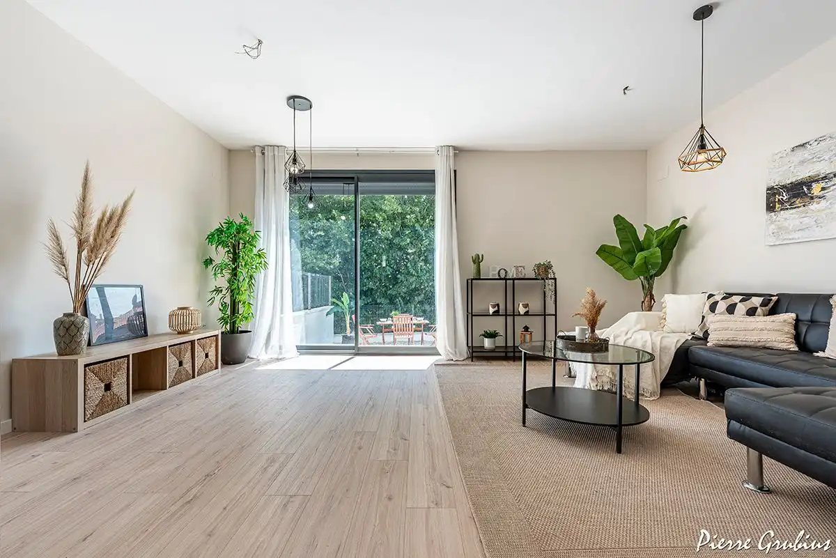 Wohnzimmer von Einfamilien-Reihenhaus zum Verkauf in La Selva del Camp mit Klimaanlage, Heizung und Privatgarten