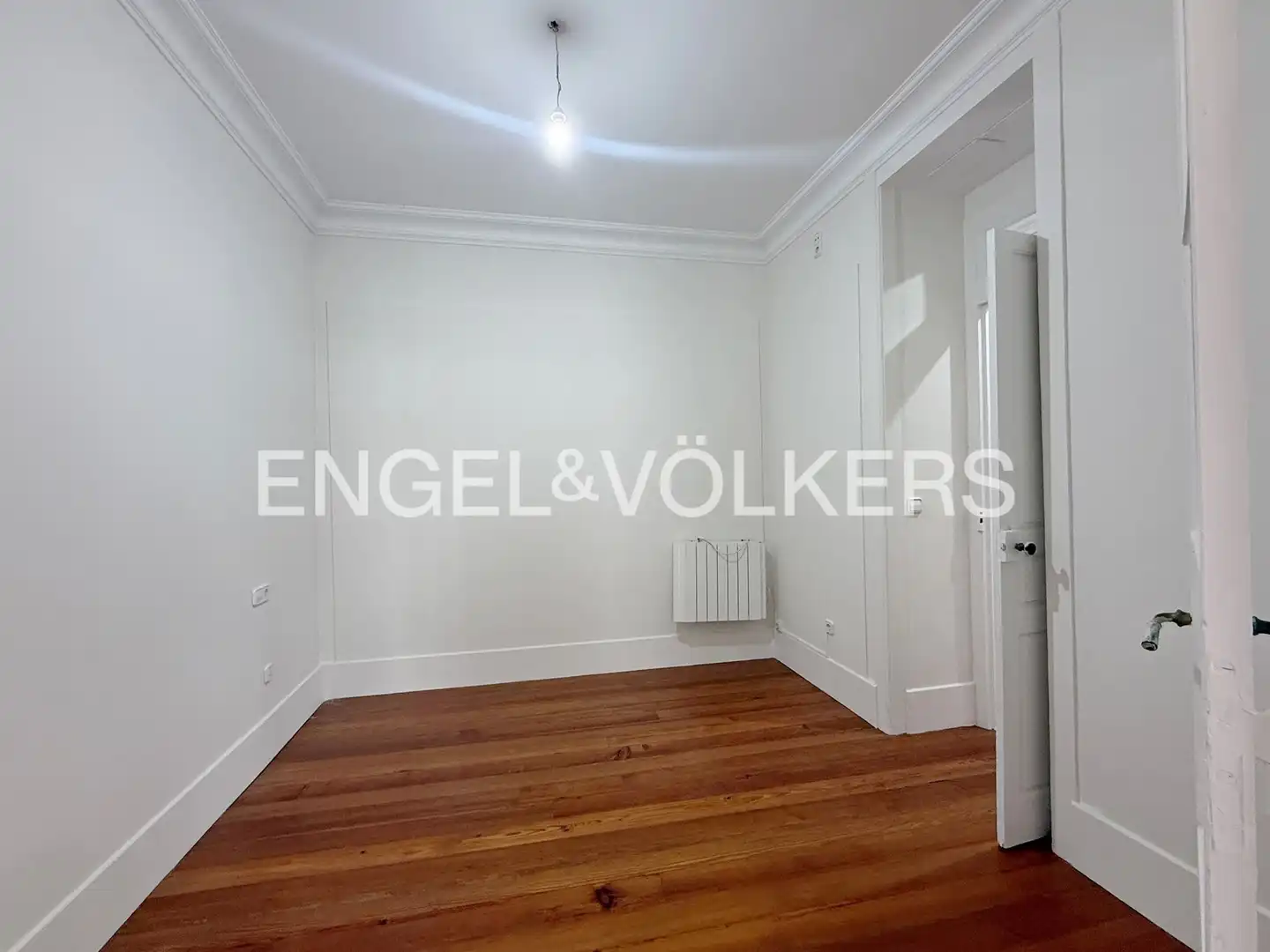 Piso de alquiler en A Coruña Capital  con Calefacción, Parquet y Balcón