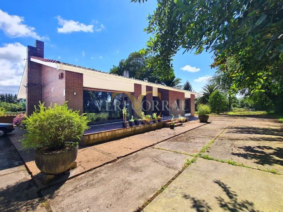 Casa o xalet en venda a Camino de Paredes, Lugones