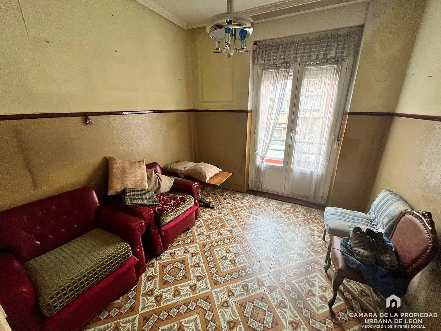 Sala d'estar de Casa o xalet en venda en San Andrés del Rabanedo amb Calefacció i Jardí privat