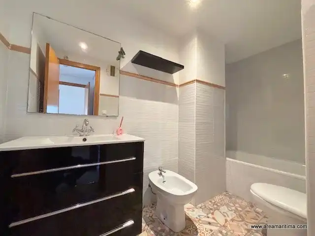 Bathroom of Flat for sale in Alboraya  with Air Conditioner, Private garden and Oven