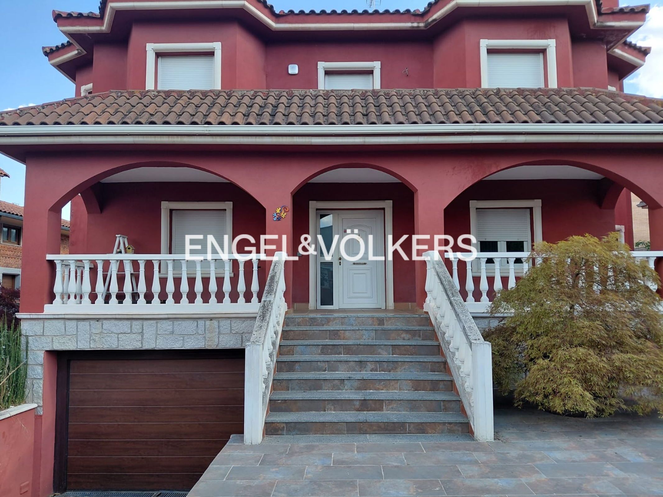 Vista exterior de Casa o xalet de lloguer en Colmenar Viejo amb Calefacció, Jardí privat i Parquet