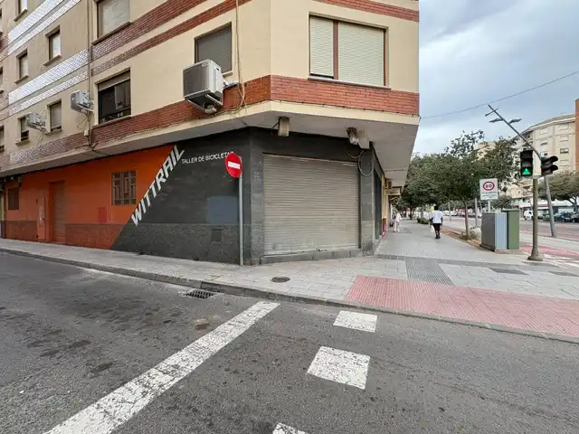Gewerbefläche zum Verkauf in Passeig de Morella, imagen 3