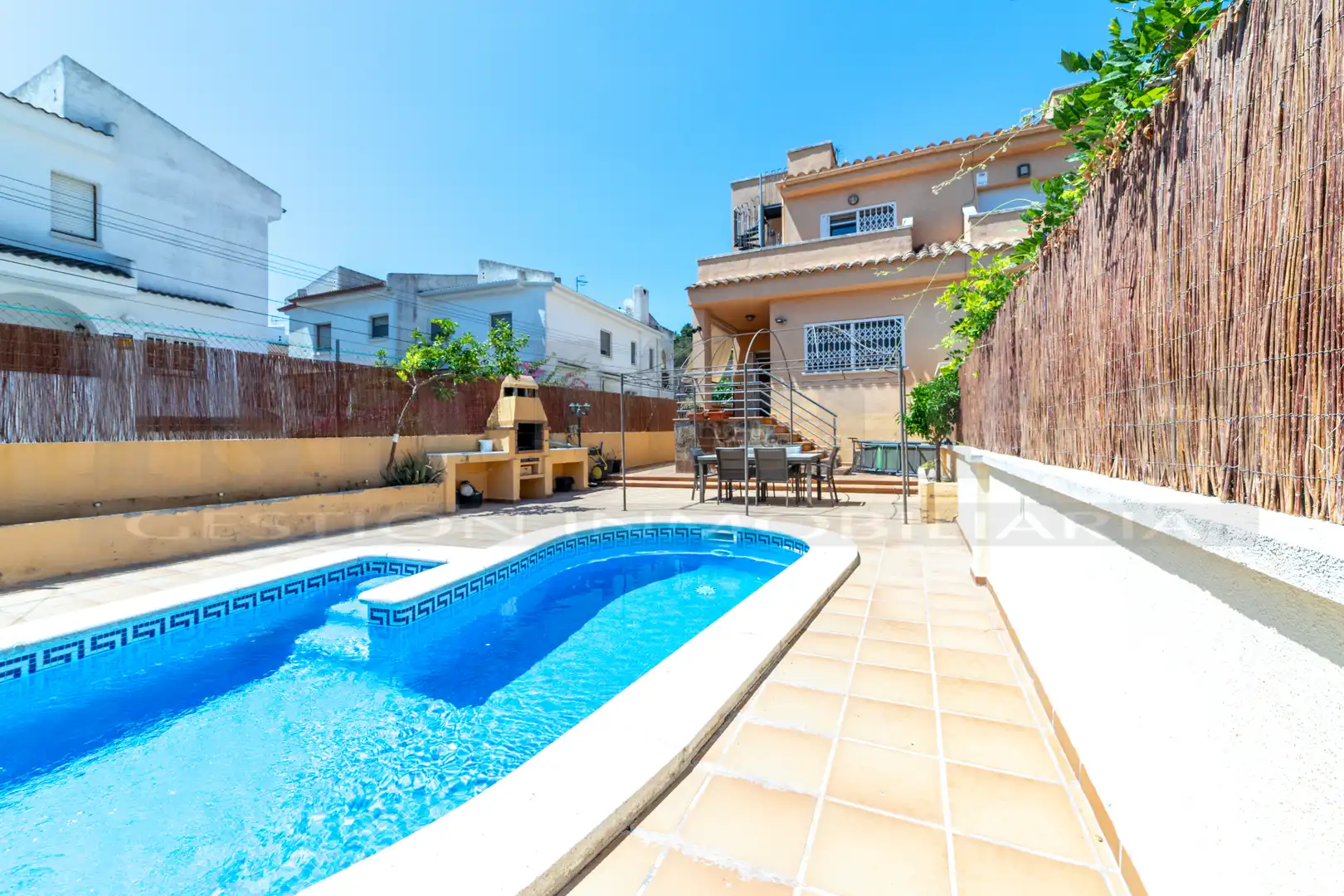 Piscina de Casa adosada en venta en Calafell con Aire acondicionado, Calefacción y Jardín privado
