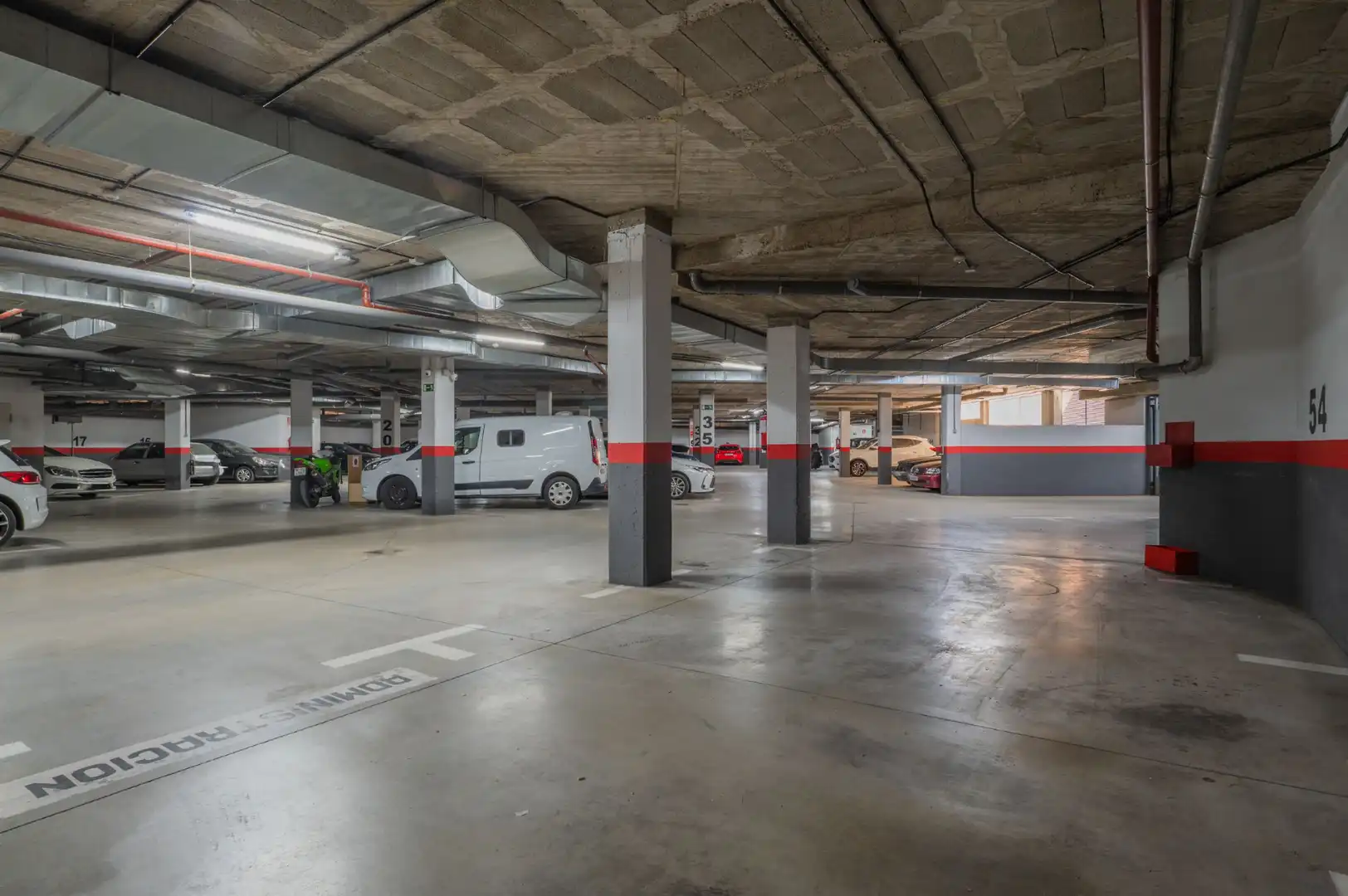 Parking de Oficina en venta en Alcorcón con Aire acondicionado, Calefacción y Trastero