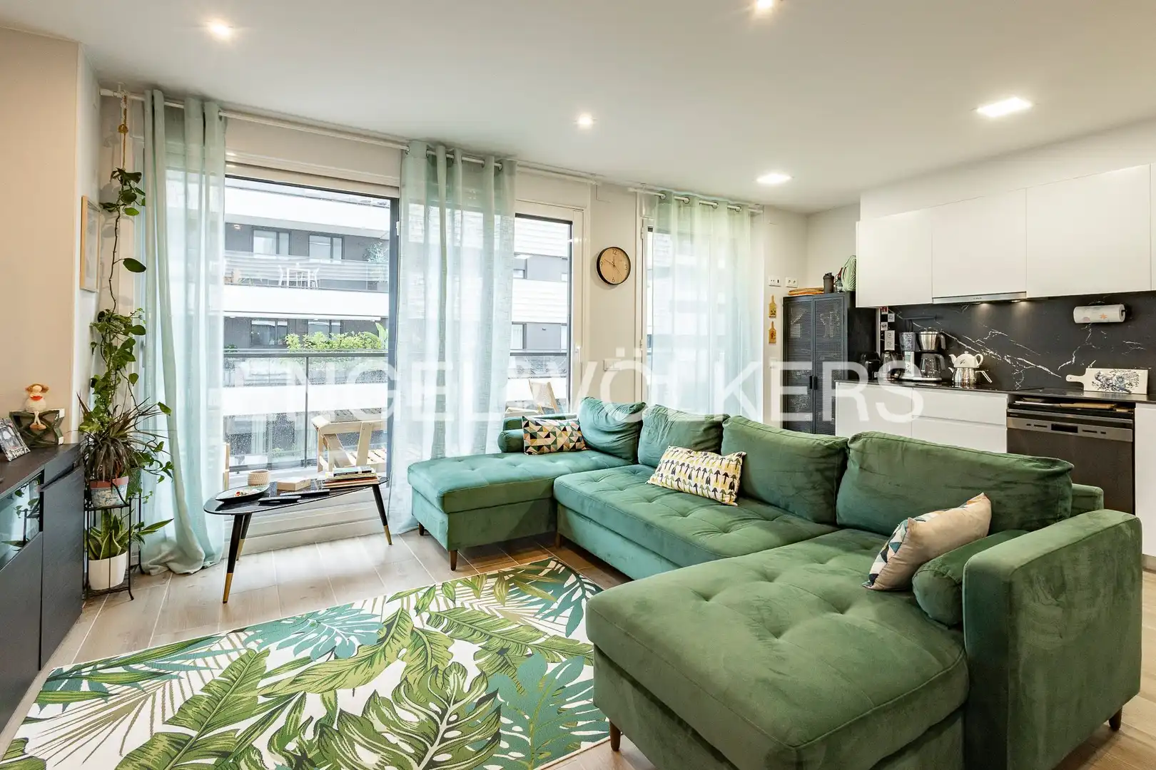 Flat with pool to rent in Finestrelles, imagen 2