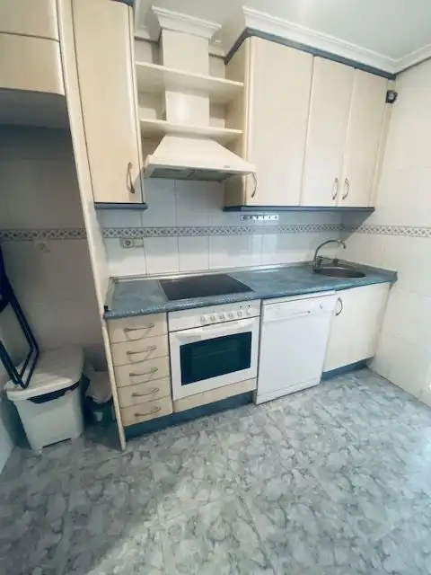 Cuina de Apartament en venda en Albacete amb Calefacció, Terrassa i Traster