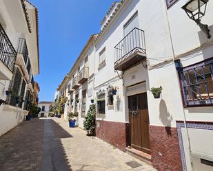 Exterior view of Single-family semi-detached for sale in Estepona  with Terrace