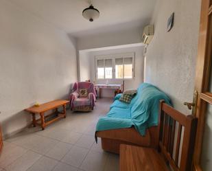 Sala d'estar de Pis de lloguer en  Almería Capital