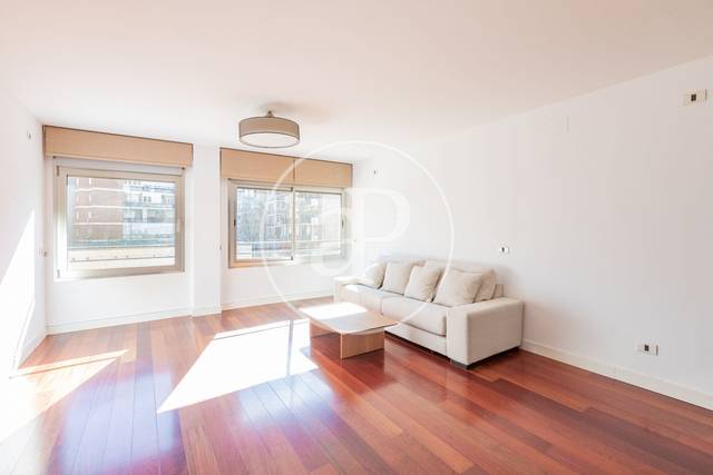 Piso en Venta en C. de Bravo Murillo en Ríos Rosas - Nuevos Ministerios