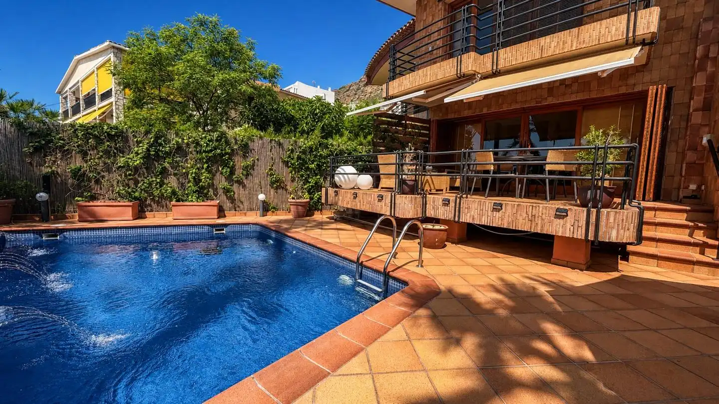 Piscina de Casa o xalet en venda en Santa Pola amb Aire condicionat, Jardí privat i Terrassa
