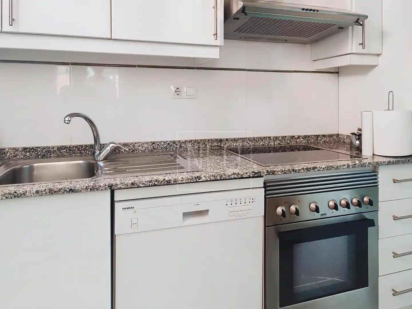 Kitchen of Flat for sale in Dénia  with Air Conditioner, Private garden and Terrace
