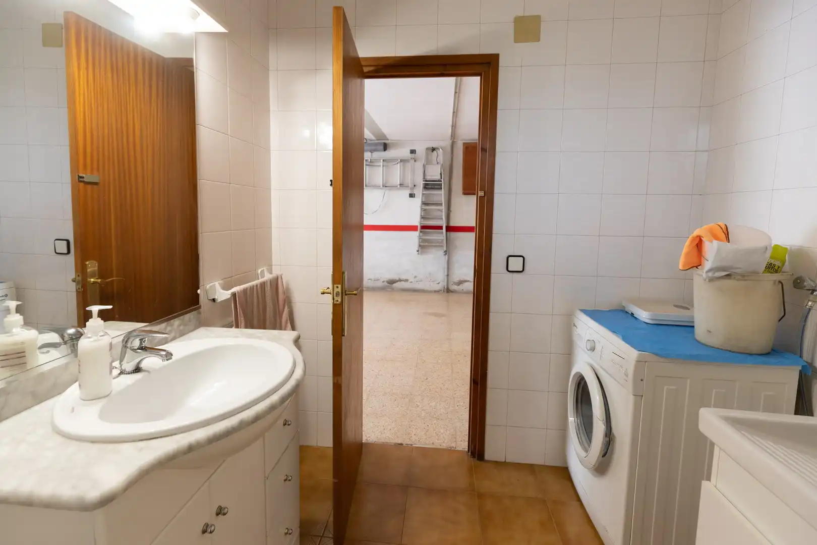 Bathroom of Houses for sale in Seva  with Heating, Terrace and Storage room