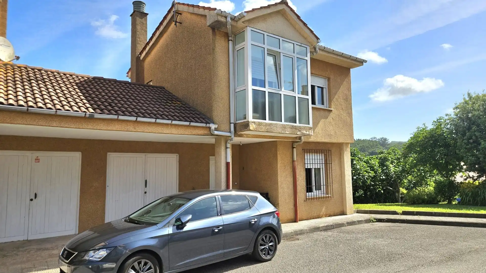 Vista exterior de Casa adosada en venta en Ribamontán al Mar con Calefacción, Jardín privado y Amueblado