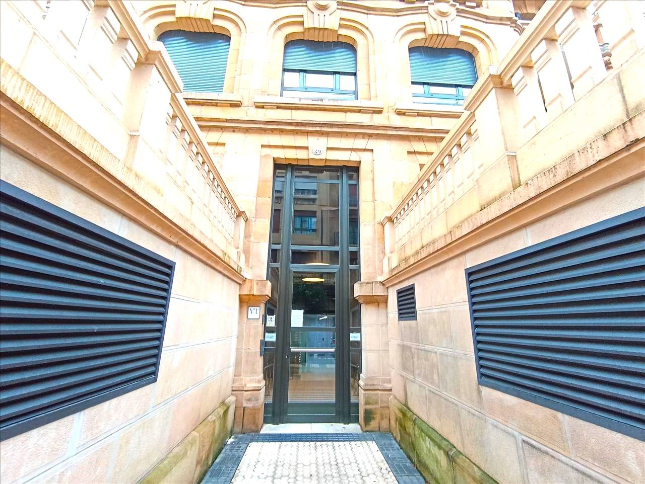 Flat for sale in ZABALETA, Gros