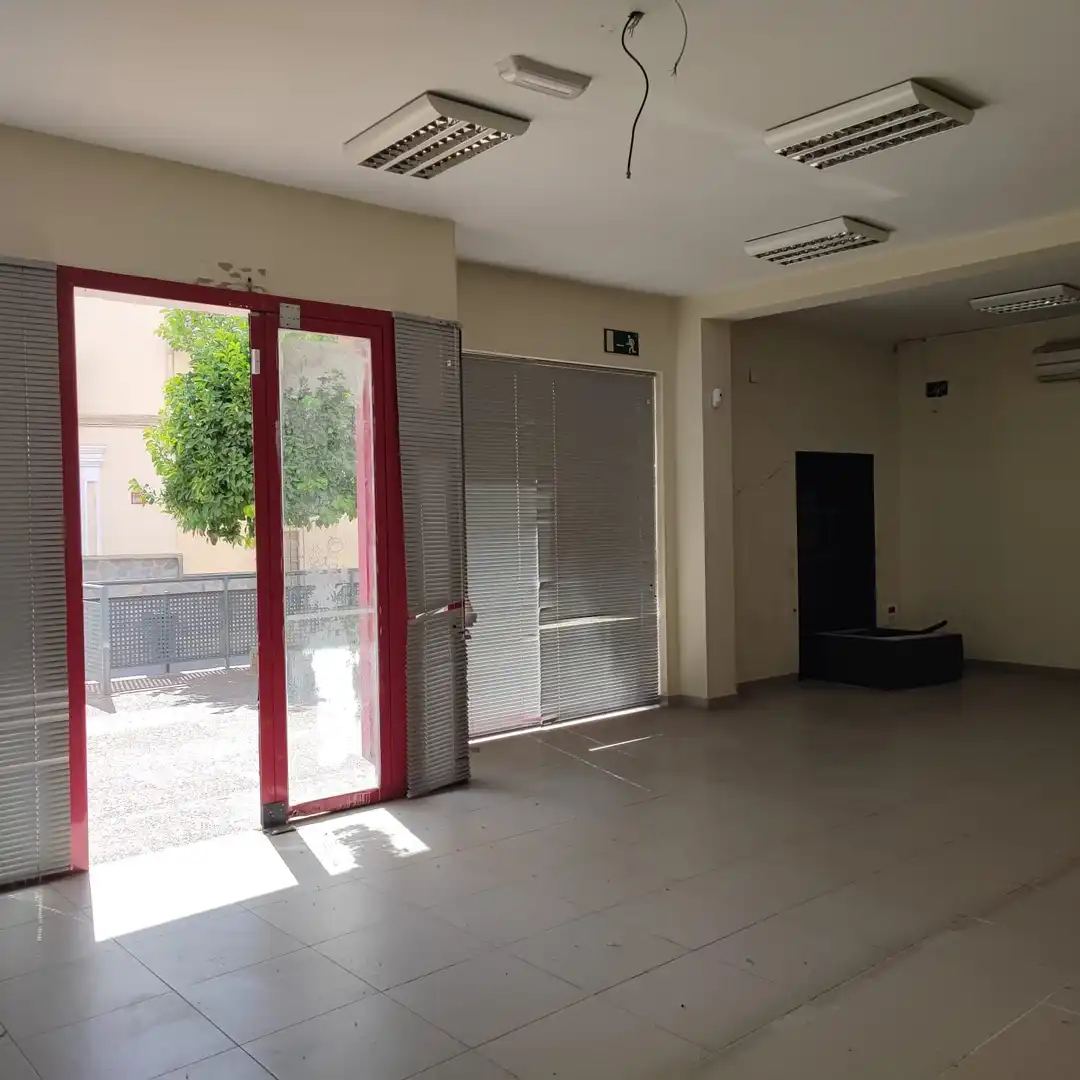 Local en venta en Fuente-Tójar con Aire acondicionado