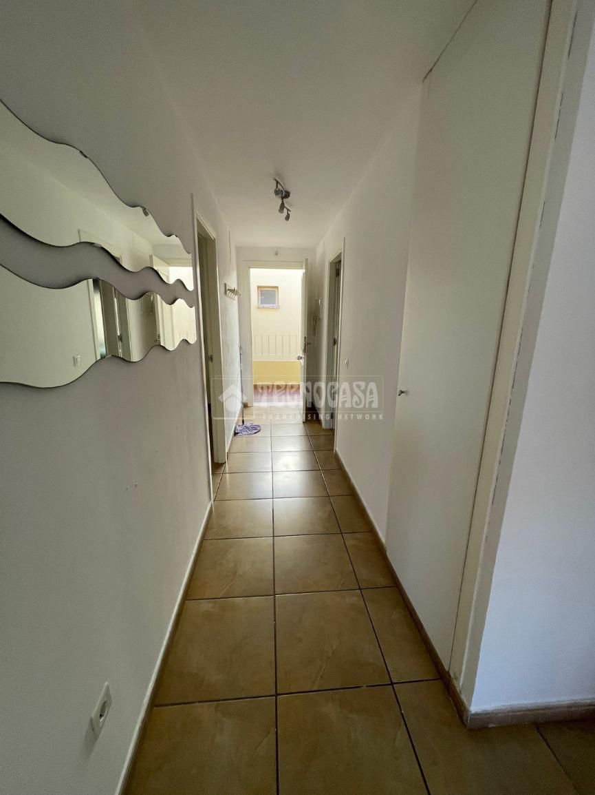 Wohnung zum Verkauf in Gelves mit Klimaanlage, Heizung und Balkon