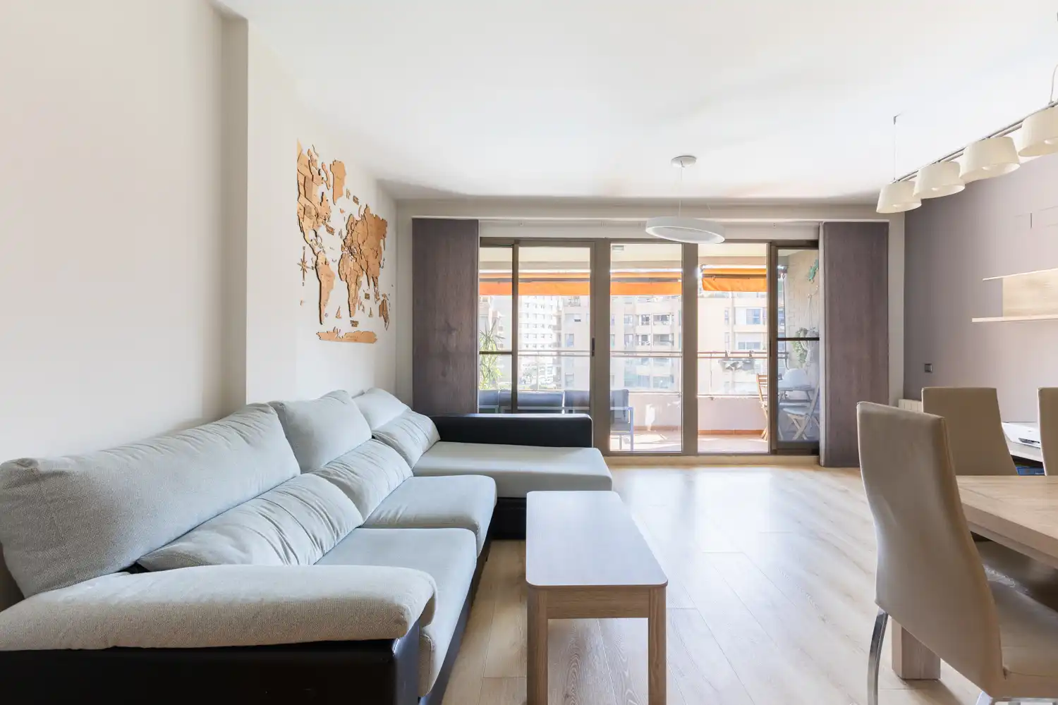 Living room of Flat for rent in  Valencia Capital  with Air Conditioner, Heating and Parquet flooring