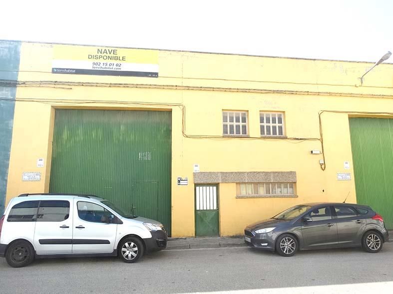 Vista exterior de Nau industrial en venda en Cadrete