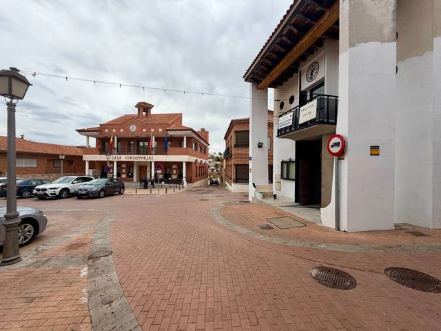 Casa adosada en Venta en Calle de la Iglesia en Los Santos de la Humosa