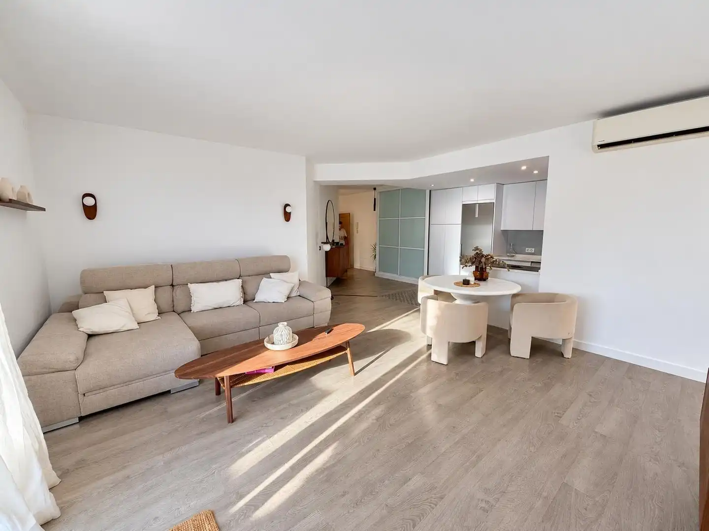 Sala de estar de Piso en venta en Fuengirola con Aire acondicionado, Jardín privado y Terraza