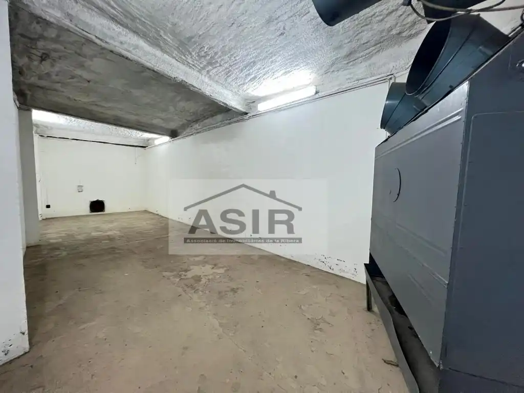 Nave industrial en venta en Corbera