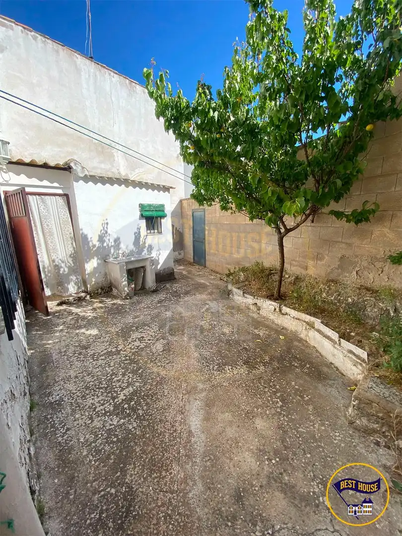 Außenansicht von Country house zum Verkauf in Torrejoncillo del Rey mit Terrasse, Abstellraum und Möbliert