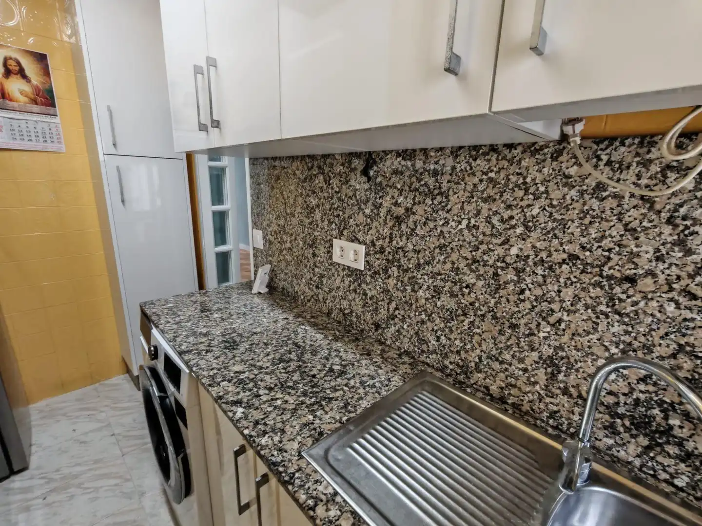 Cocina de Piso de alquiler en Vigo  con Calefacción y Balcón