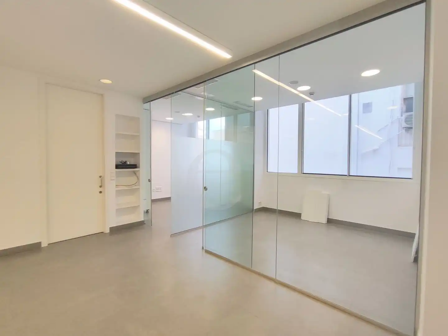 Office space with lift to rent in Marqués del Turia, imagen 3