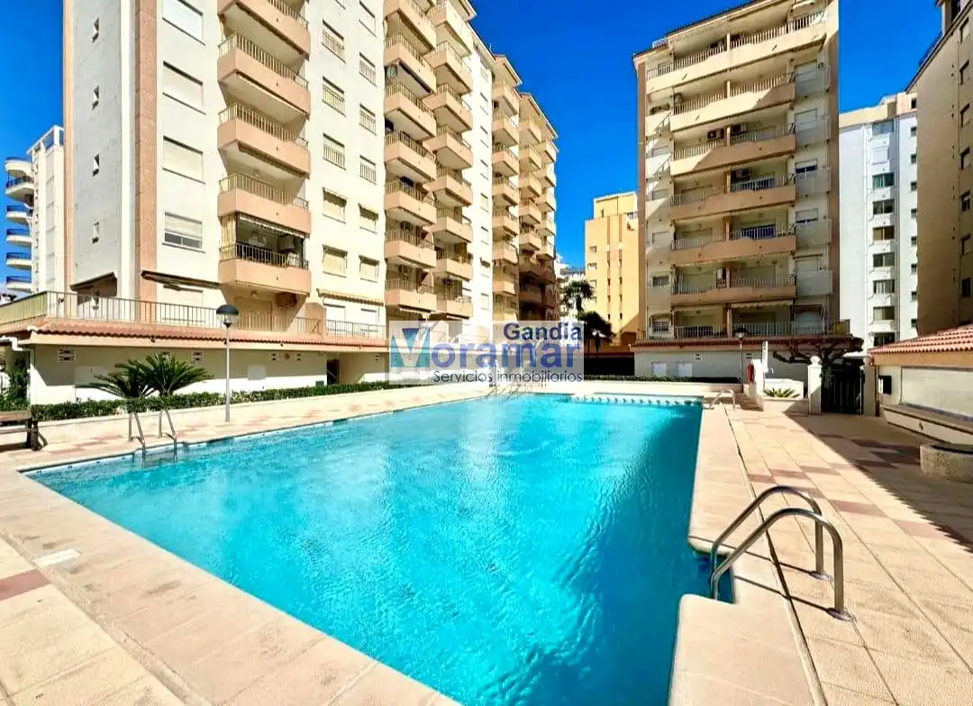 Piscina de Apartament en venda en Gandia amb Aire condicionat, Jardí privat i Terrassa