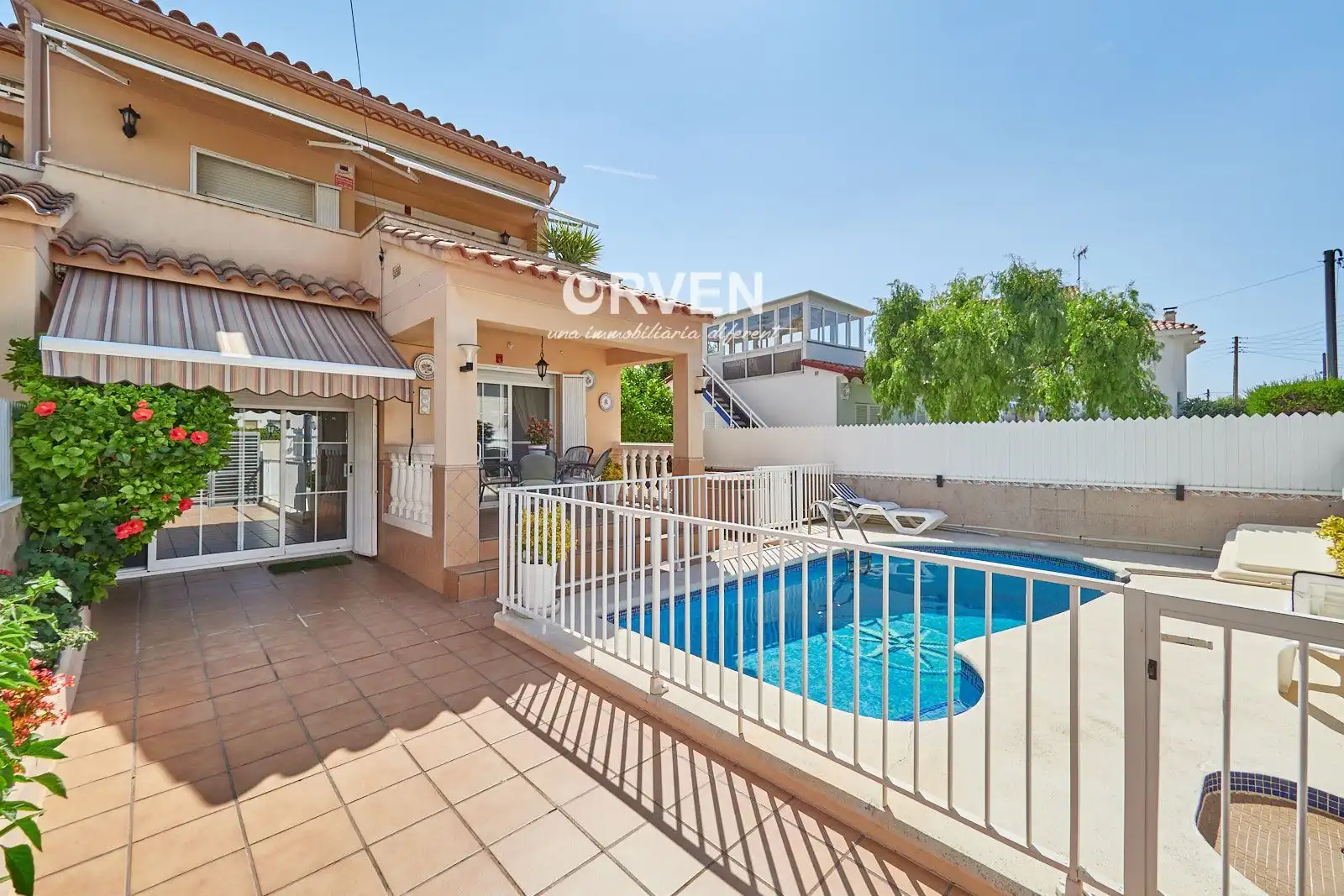 Vista exterior de Casa o xalet en venda en Creixell amb Aire condicionat, Calefacció i Terrassa