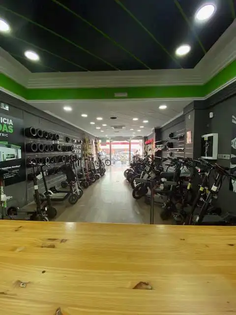 Local comercial en traspàs a CL ARMENGUAL DE LA MOTA 41MALAGA (MÁLAGA), imagen 12