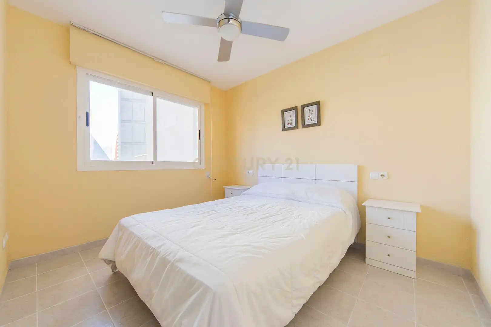 Dormitori de Apartament en venda en Calpe / Calp amb Aire condicionat, Balcó i Piscina comunitària