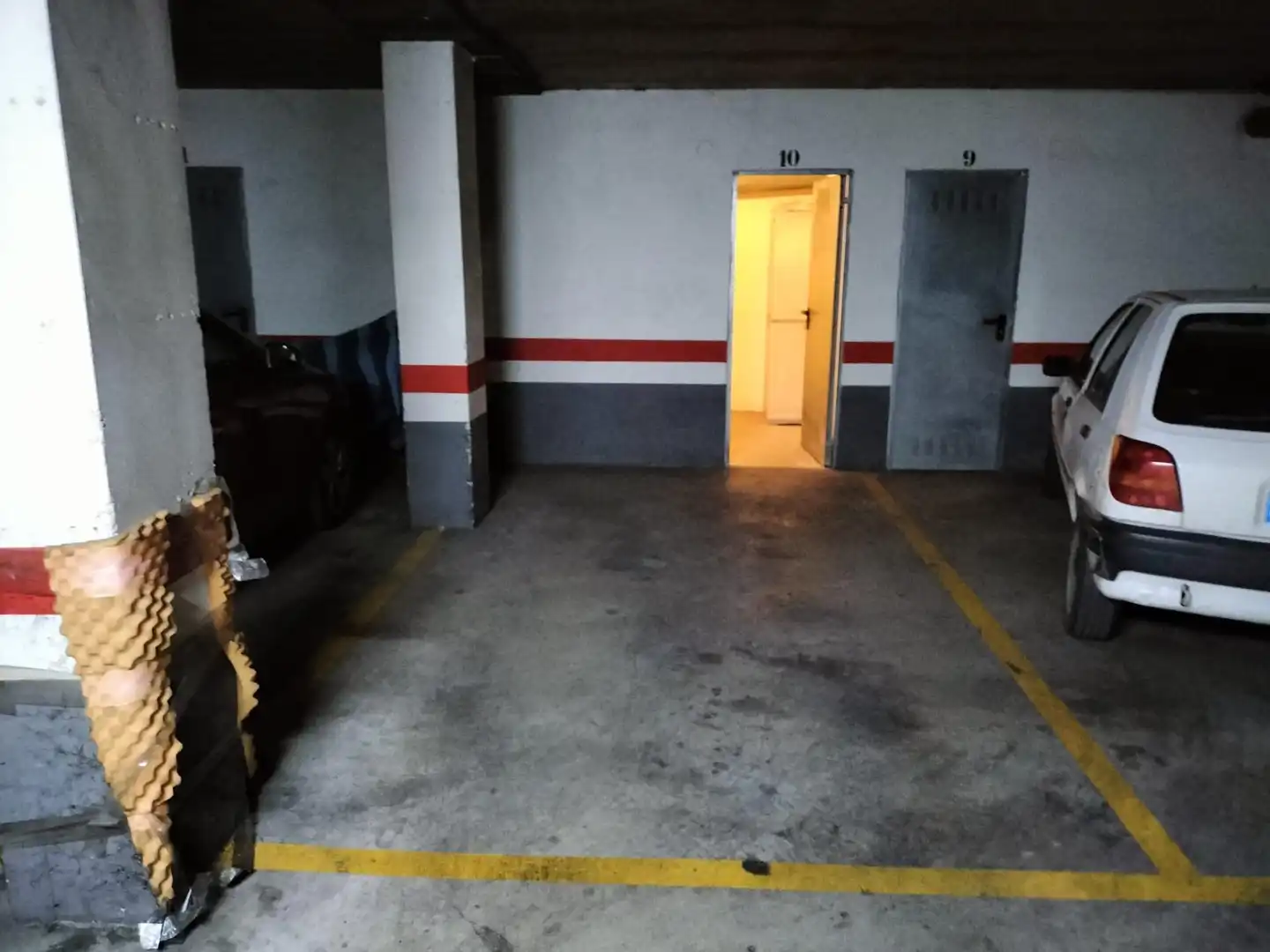 Parkplatz von Dachboden zur Miete in Palencia mit Heizung, Parkett und Terrasse